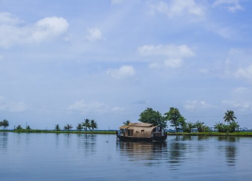 Honeymoon Packages in Kerala – Where Romance Meets Nature